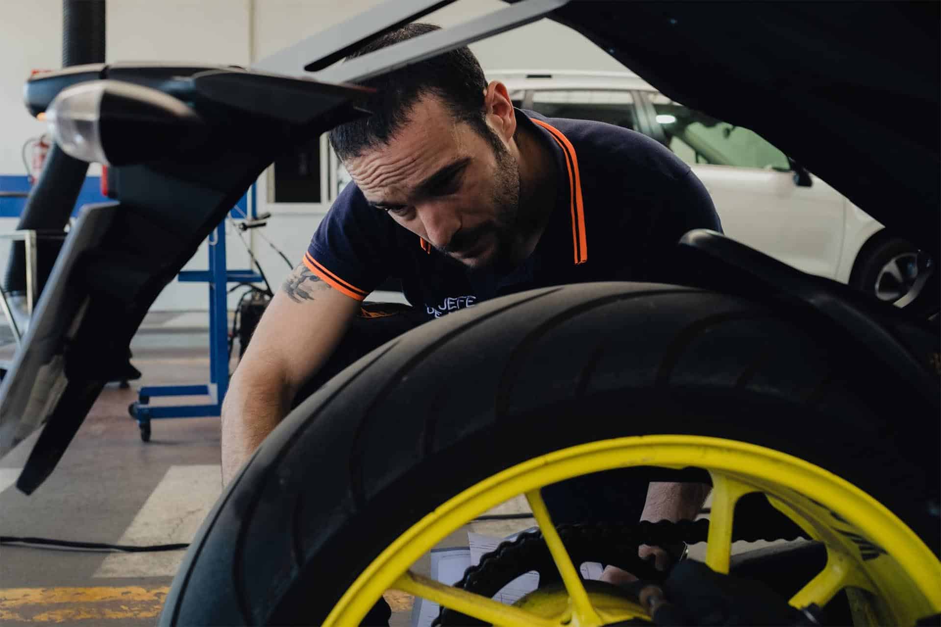 Que casi una de cada cuatro motos no tenga ITV es un dato serio