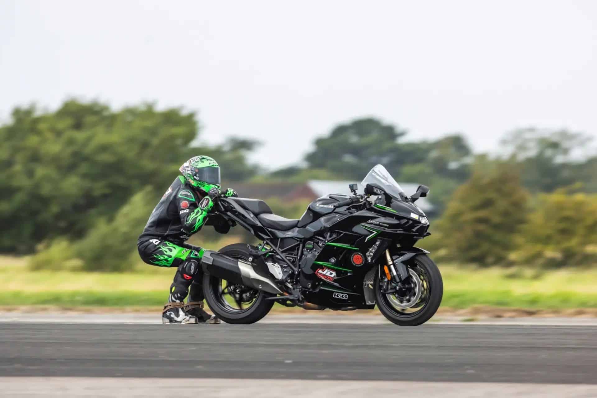 Jonny Davies récord Kawasaki ZX-10R