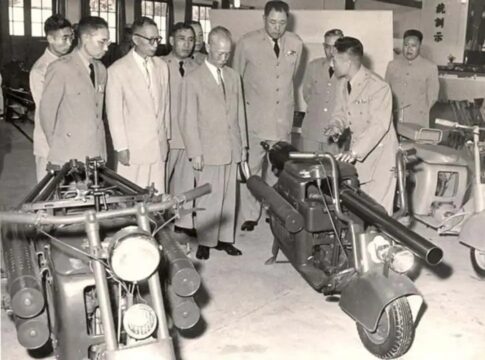 Este es el desconocido proyecto del ejército taiwanés que trató de convertir un afable Mitsubishi Silver Pigeon C-25 en una mortífera arma de guerra