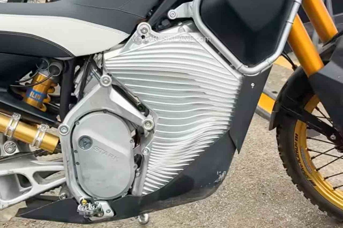 Avistada nueva Royal Enfield Himalayan Electric “en pleno repostaje”