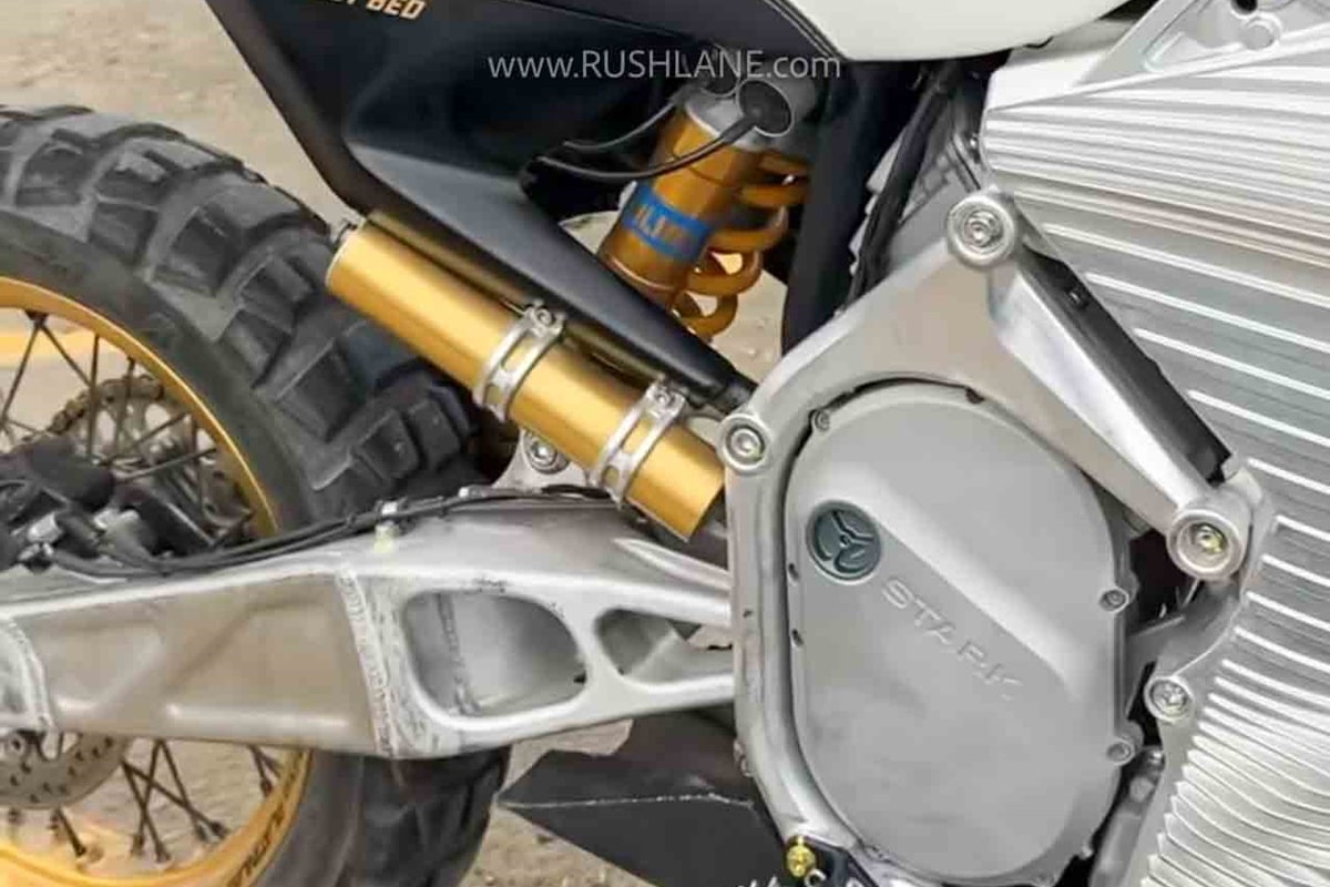 Avistada nueva Royal Enfield Himalayan Electric “en pleno repostaje”