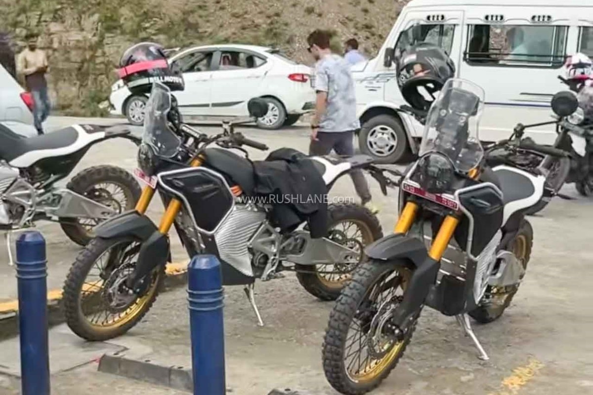 Avistada nueva Royal Enfield Himalayan Electric “en pleno repostaje”