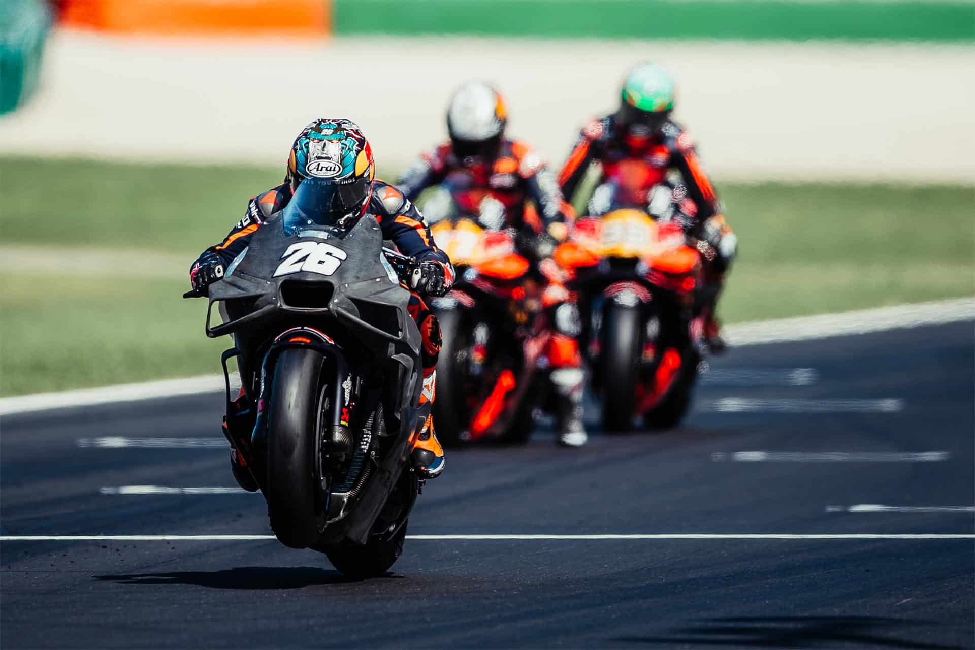 Pedrosa estuvo probando soluciones para KTM