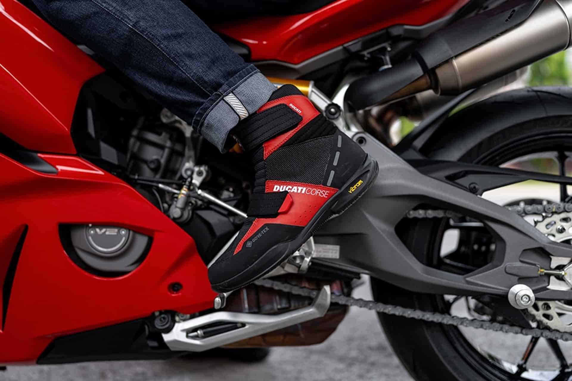 Nuevas botas Ducati Corse City C3 y Strada C4: Excelente rendimiento y confort sin renunciar al estilo