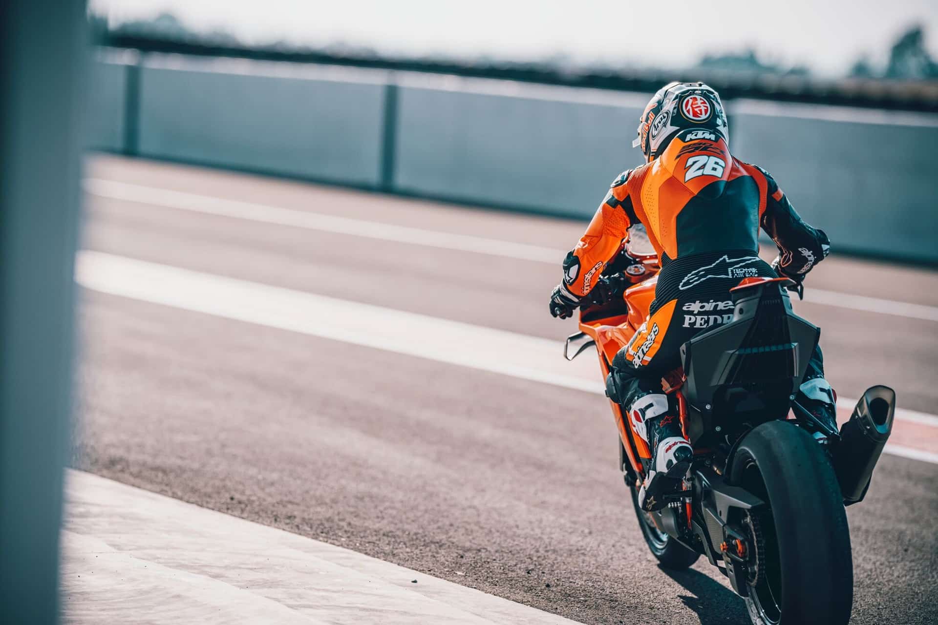 Nueva 990 RC R 2026: La nueva KTM de referencia en el segmento deportivo