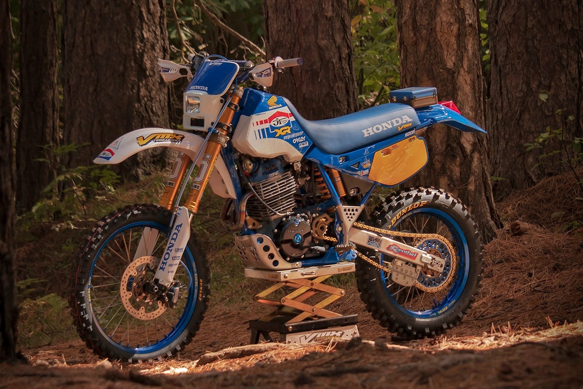 Honda XR600R Enduro by VMX Restomod