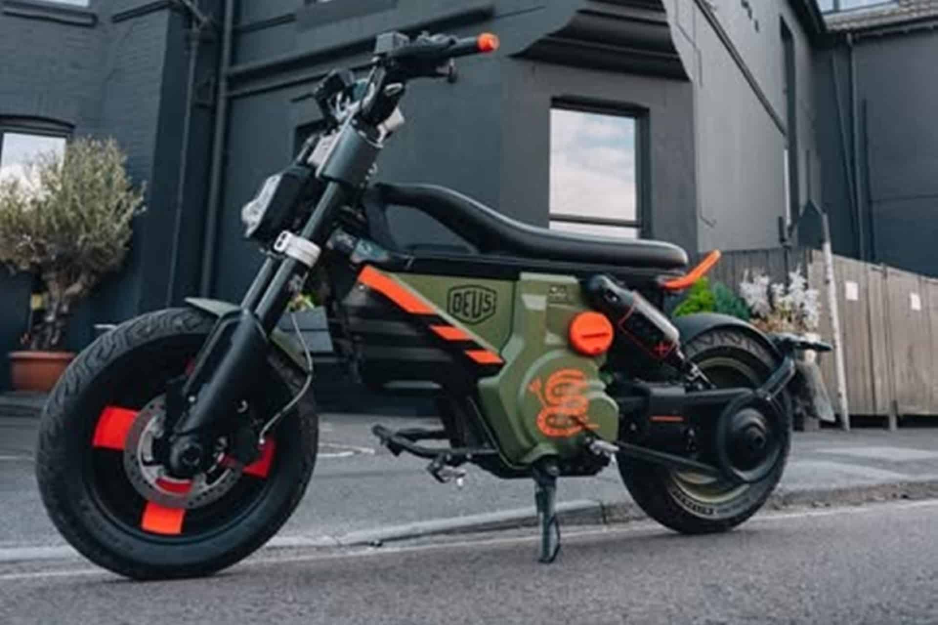 BMW CE 02 x Deus Lodge: La moto ideal para disfrutar del mar durante las 4 estaciones del año
