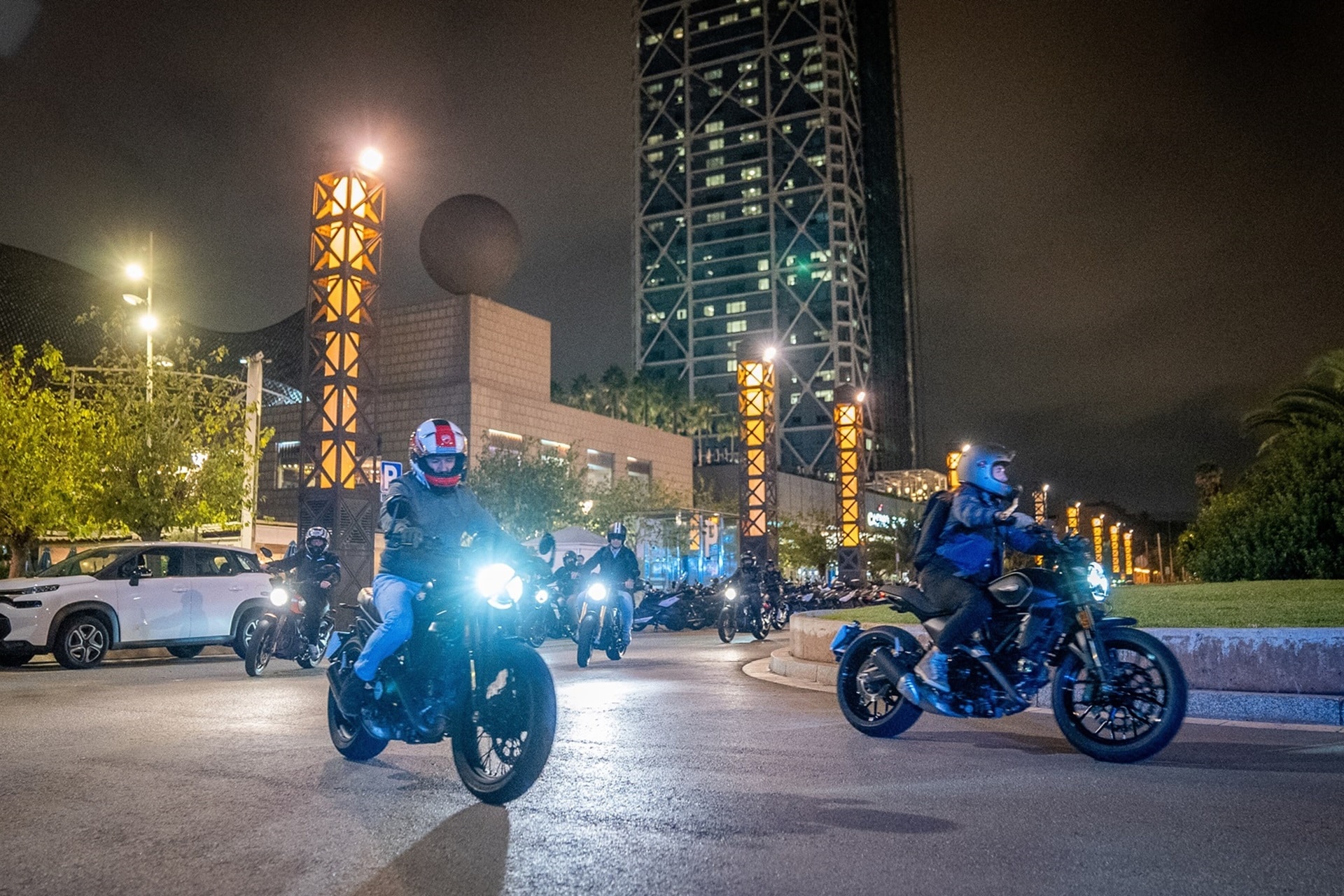 Ducati Scrambler celebra su 10º aniversario combinando diseño, cultura y espíritu motociclista