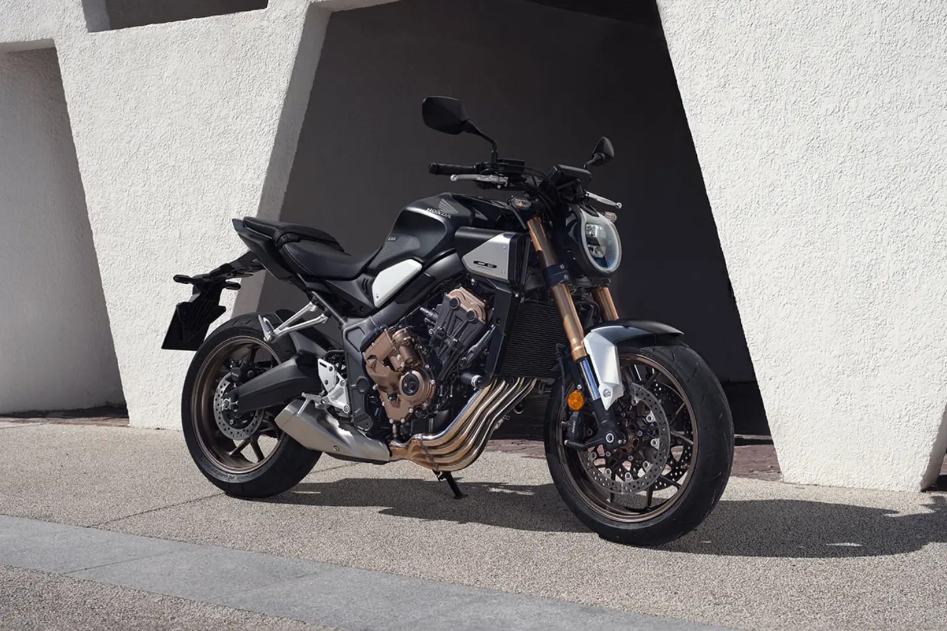 Todas las motos automáticas para el carné A2 que puedes comprar en 2025