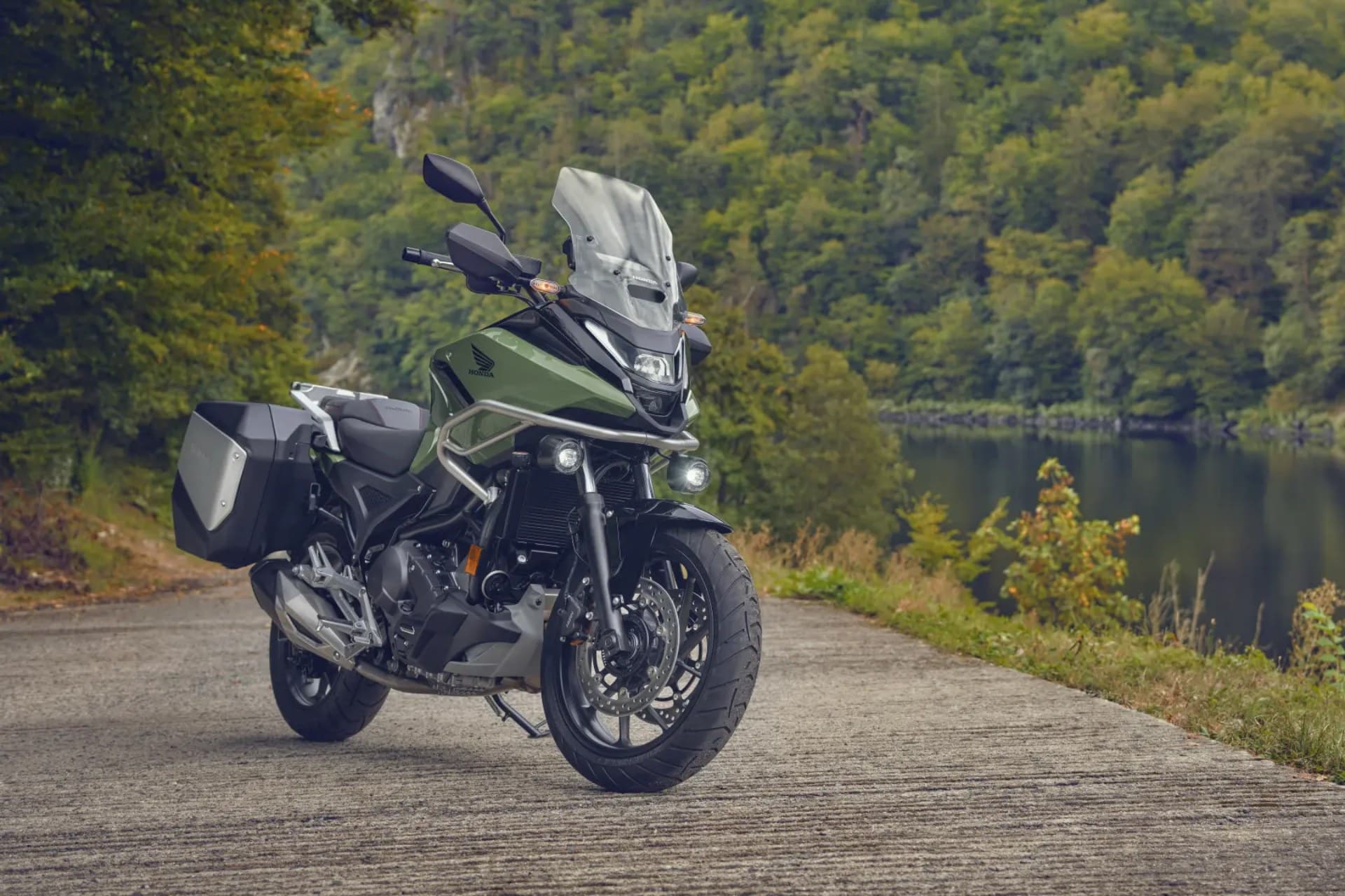Todas las motos automáticas para el carné A2 que puedes comprar en 2025