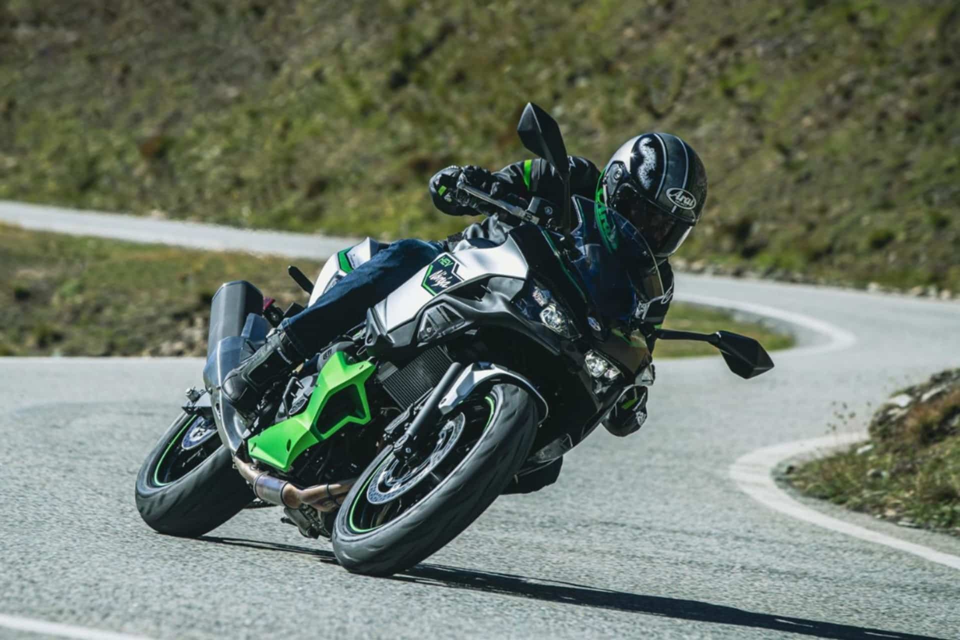 Todas las motos automáticas para el carné A2 que puedes comprar en 2025