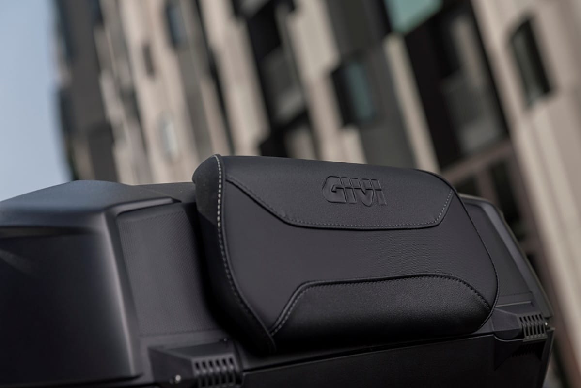 GIVI V49 AIR: El nuevo Top Case para moto que aumenta la faceta de carga y mejora la aerodinámica