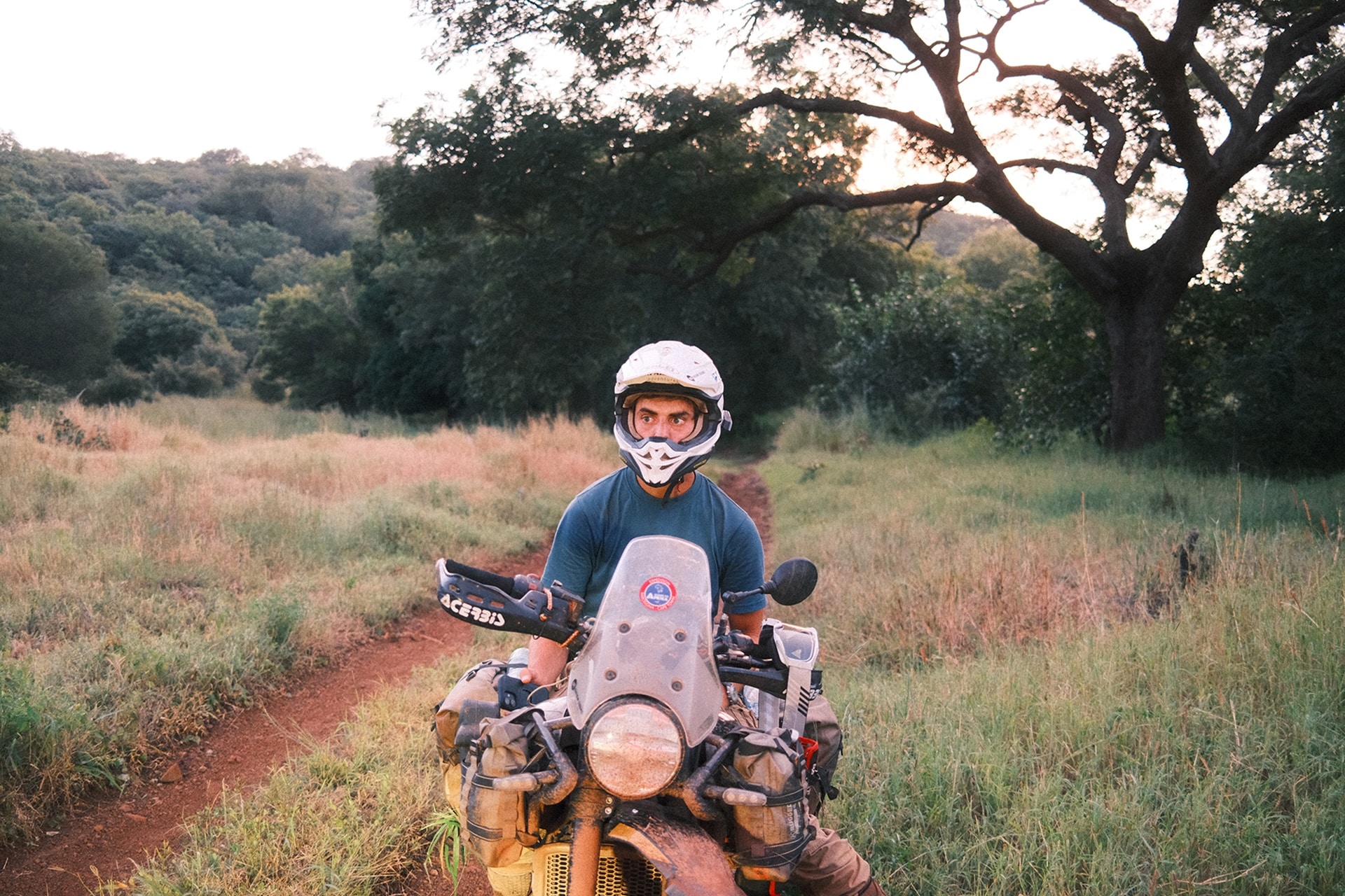 Down To Africa: Una aventura de más de 20.000 kilómetros en moto en 100 días