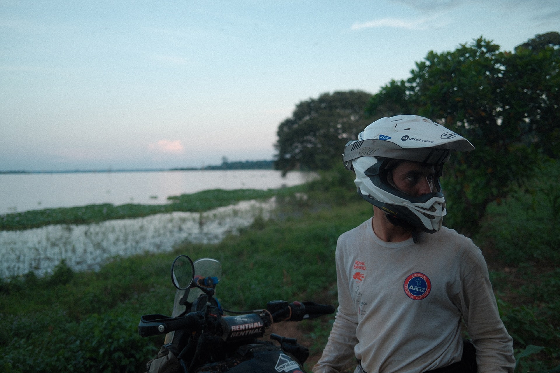 Down To Africa: Una aventura de más de 20.000 kilómetros en moto en 100 días