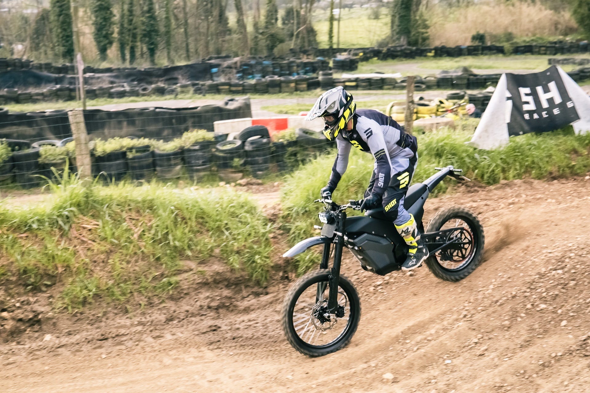 Dimentro, la marca de motos eléctricas, llega a la Península Ibérica de la mano de Wellta Motors