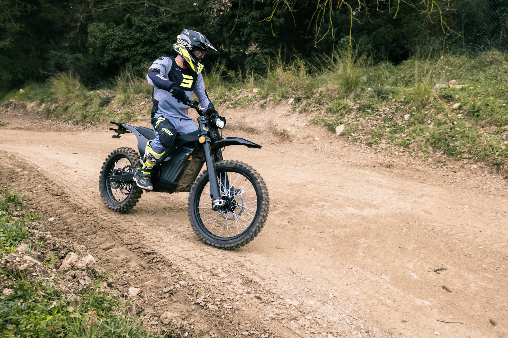 Dimentro, la marca de motos eléctricas, llega a la Península Ibérica de la mano de Wellta Motors
