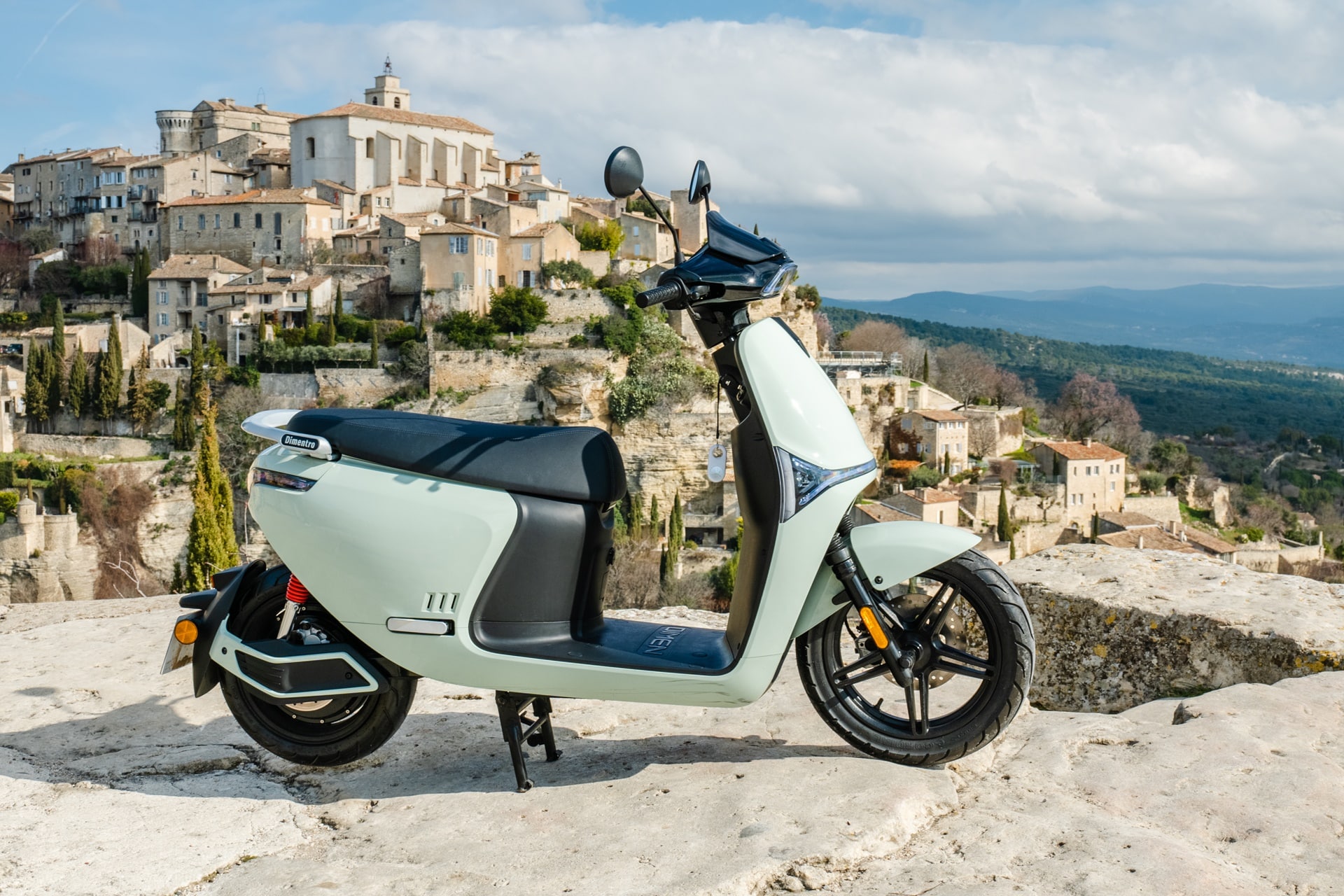 Dimentro, la marca de motos eléctricas, llega a la Península Ibérica de la mano de Wellta Motors