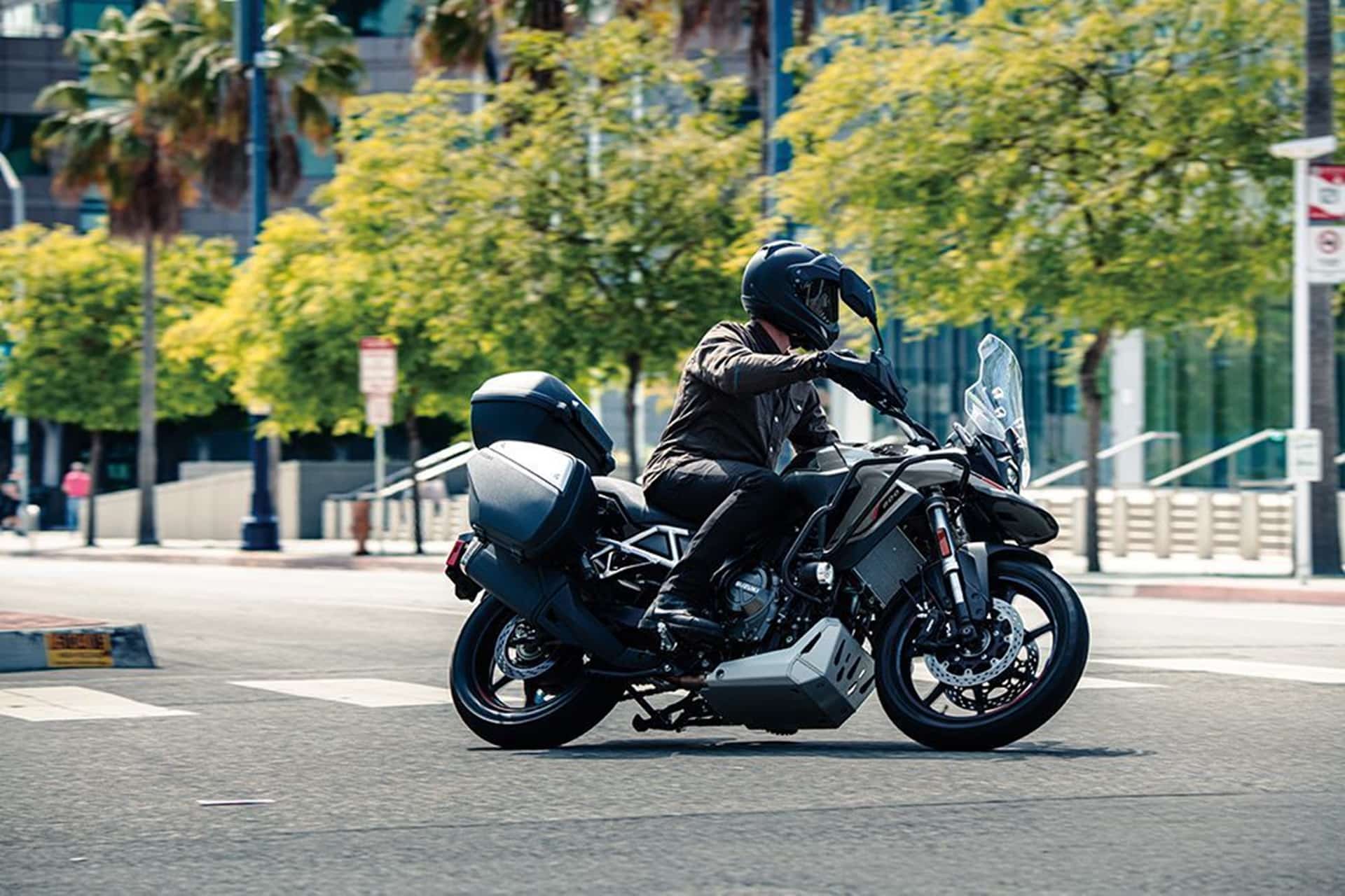 Suzuki equipa gratis a las V-STROM 800 con un kit de protección exclusivo