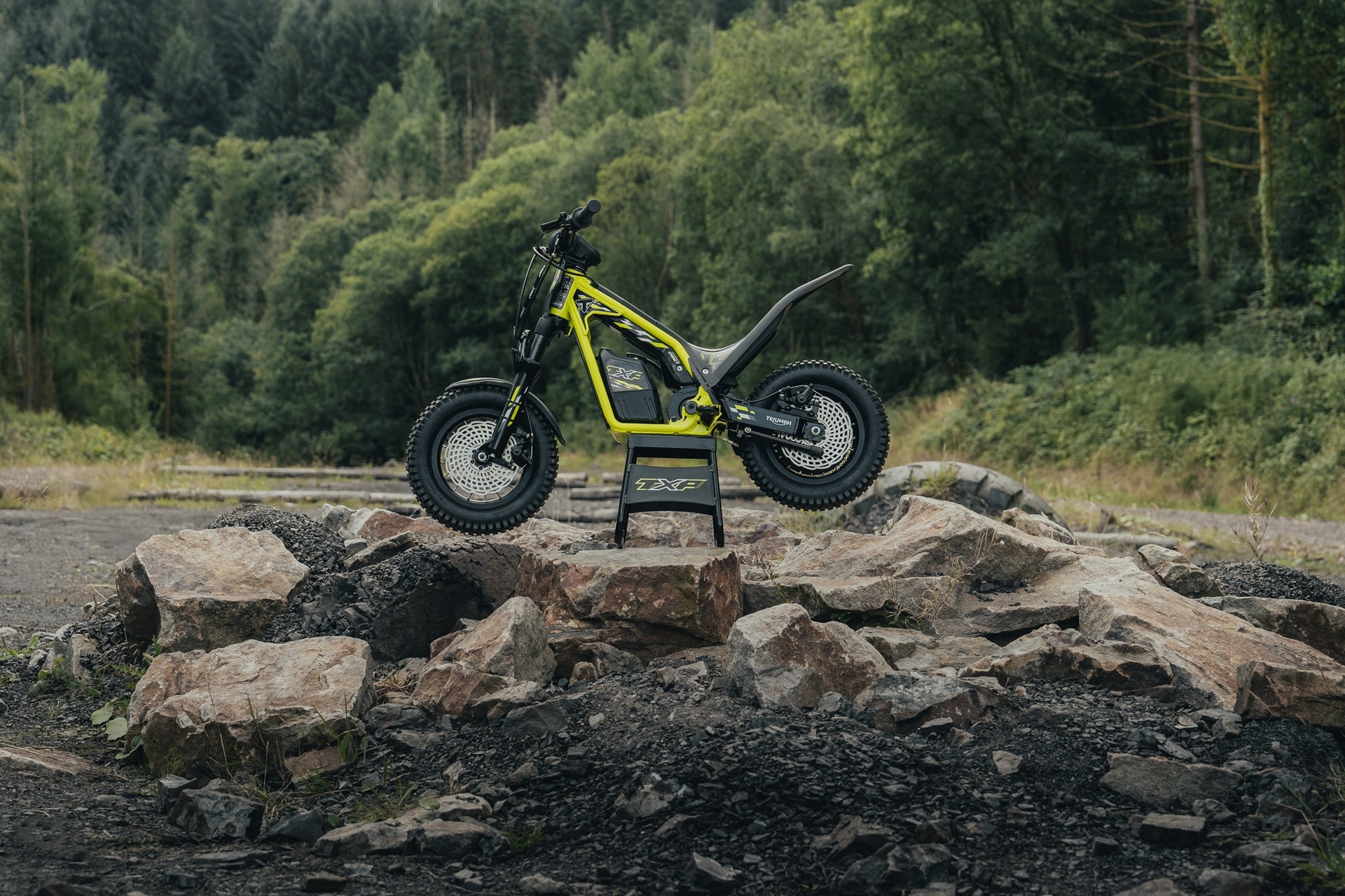 Triumph presenta las TXP: la primera gama de motos eléctricas off-road para jóvenes