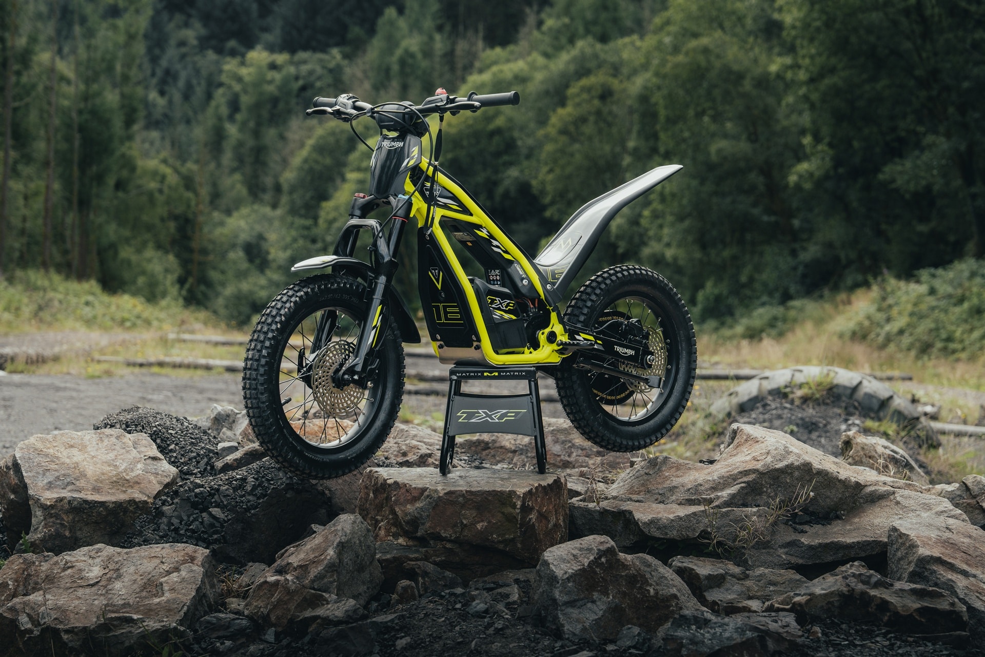 Triumph presenta las TXP: la primera gama de motos eléctricas off-road para jóvenes