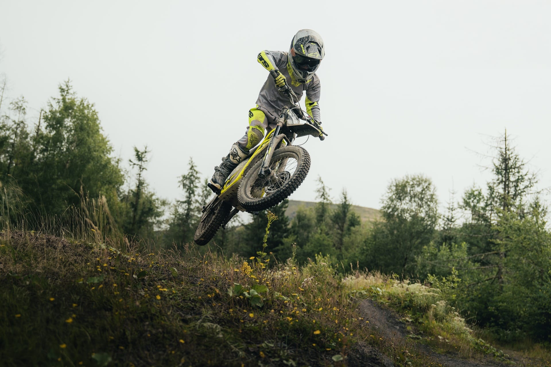 Triumph presenta las TXP: la primera gama de motos eléctricas off-road para jóvenes