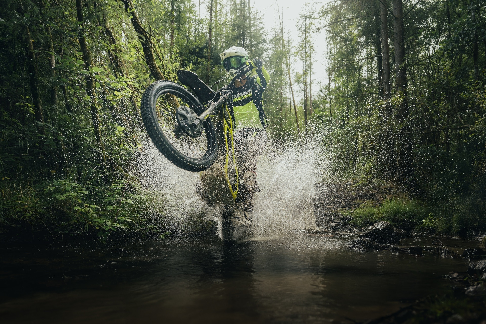 Triumph presenta las TXP: la primera gama de motos eléctricas off-road para jóvenes