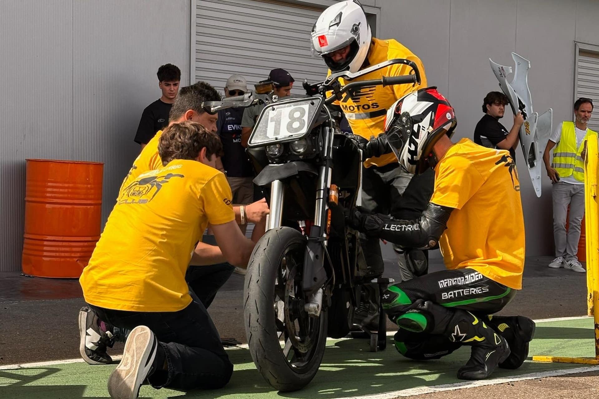 XR Motos se alza con la victoria en la Electric Motos Endurance Challenge pilotando una Zero FXS