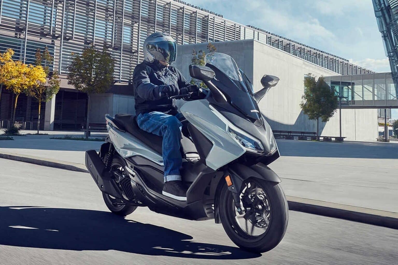 Spannende Honda Forza 125 Hchstgeschwindigkeit Fotos