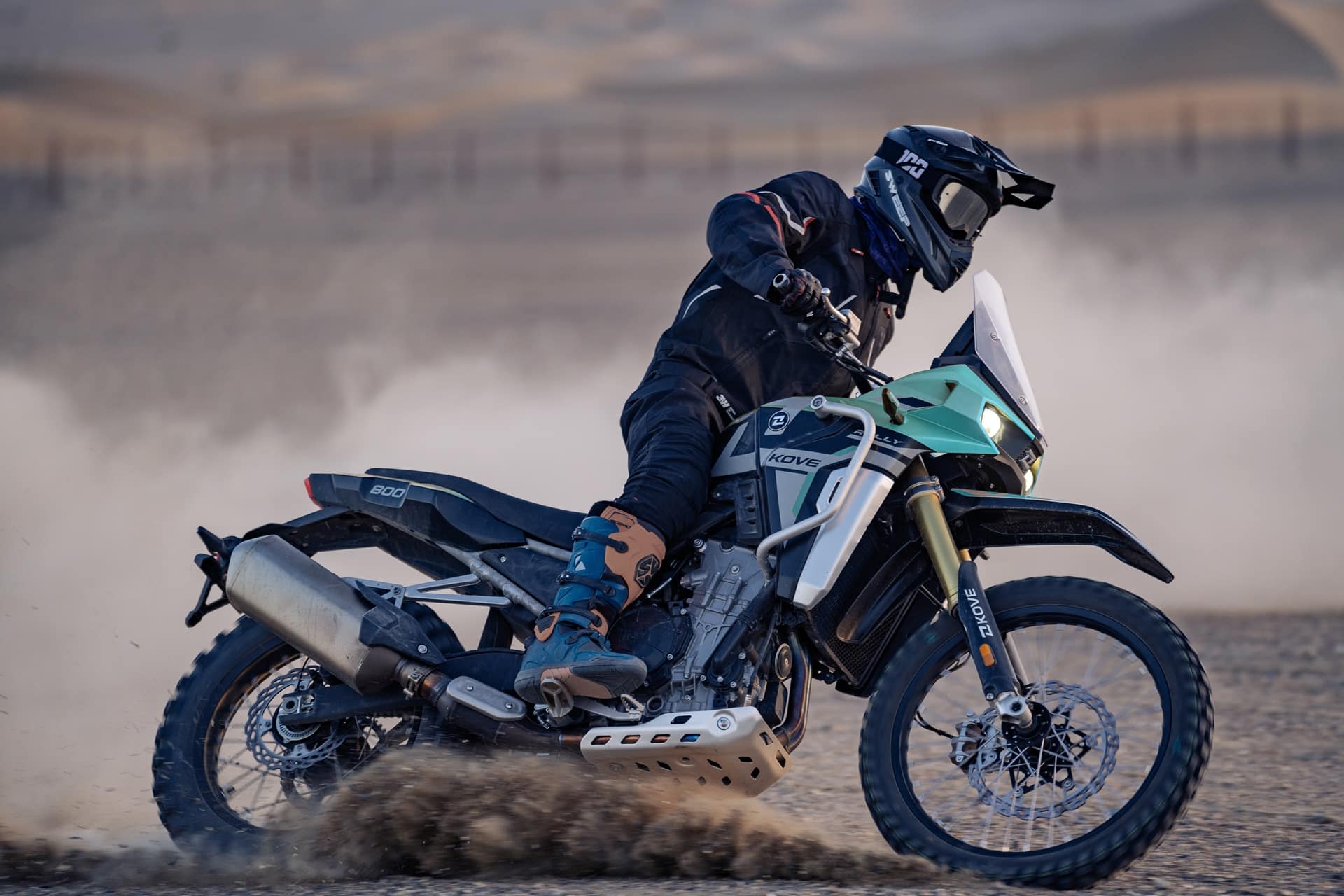 La nueva Kove 800X Rally se enfrenta a su primer reto competitivo en el Rally Addax 2025
