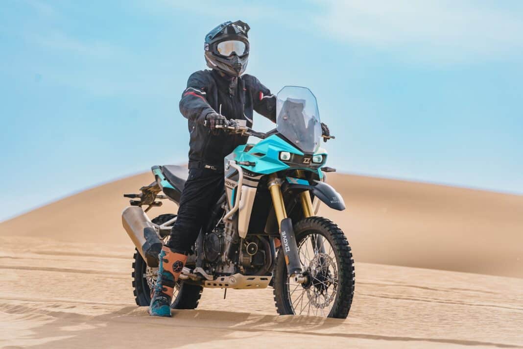 La nueva Kove 800X Rally se enfrenta a su primer reto competitivo en el Rally Addax 2025