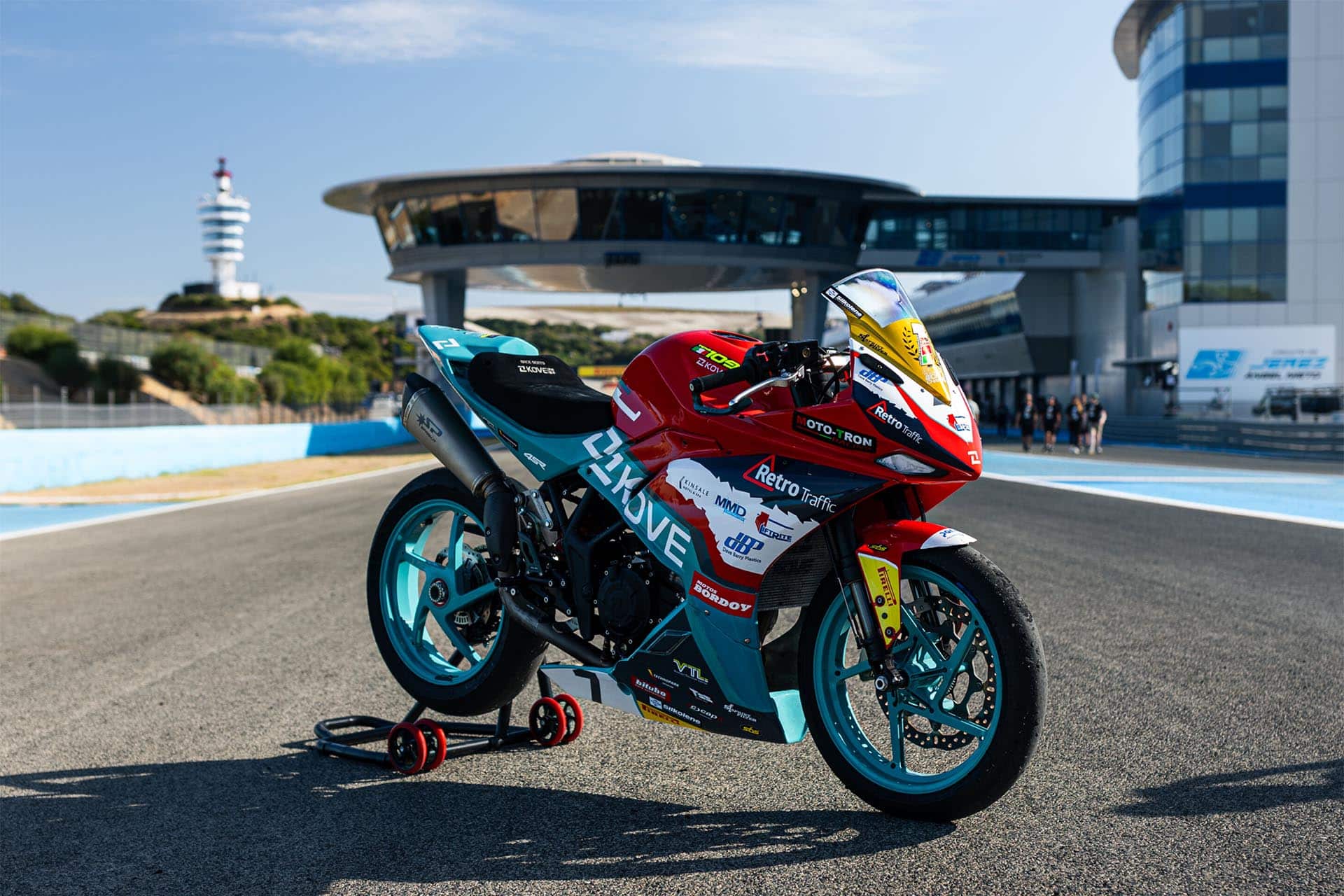La Kove 321 RR-S luciendo el número uno tras la última carrera en Jerez