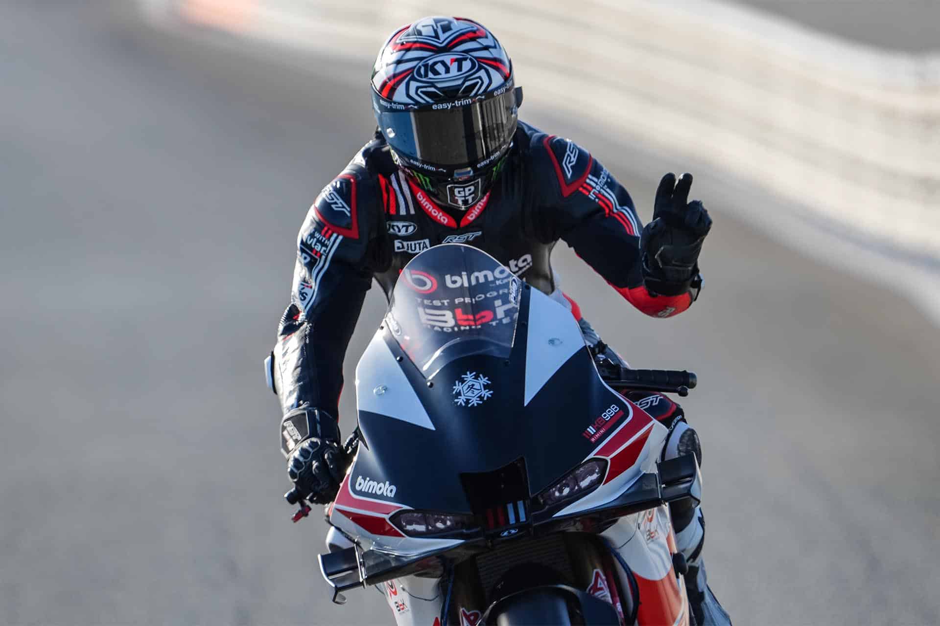 Los pilotos de Bimota saltaban a pista en el segundo día