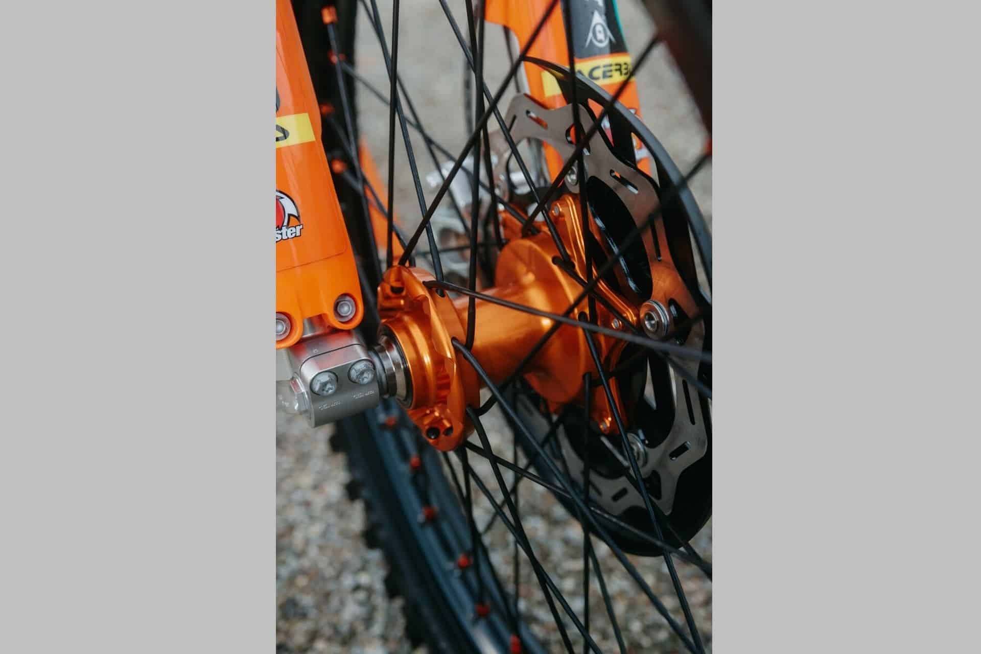Las KTM SX-F Factory Edition 2026 regresan para poner el listón más alto
