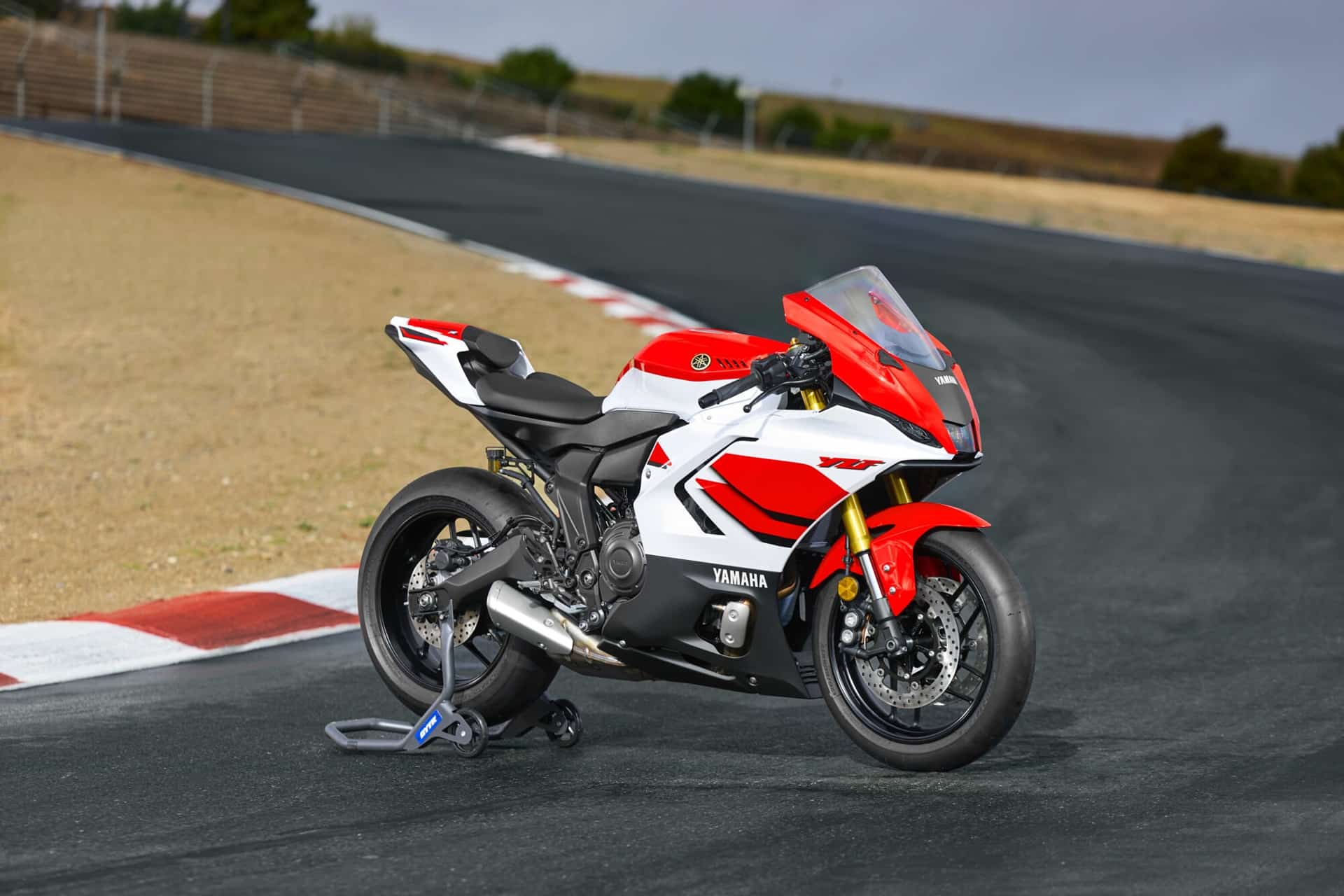 Yamaha R7 2026