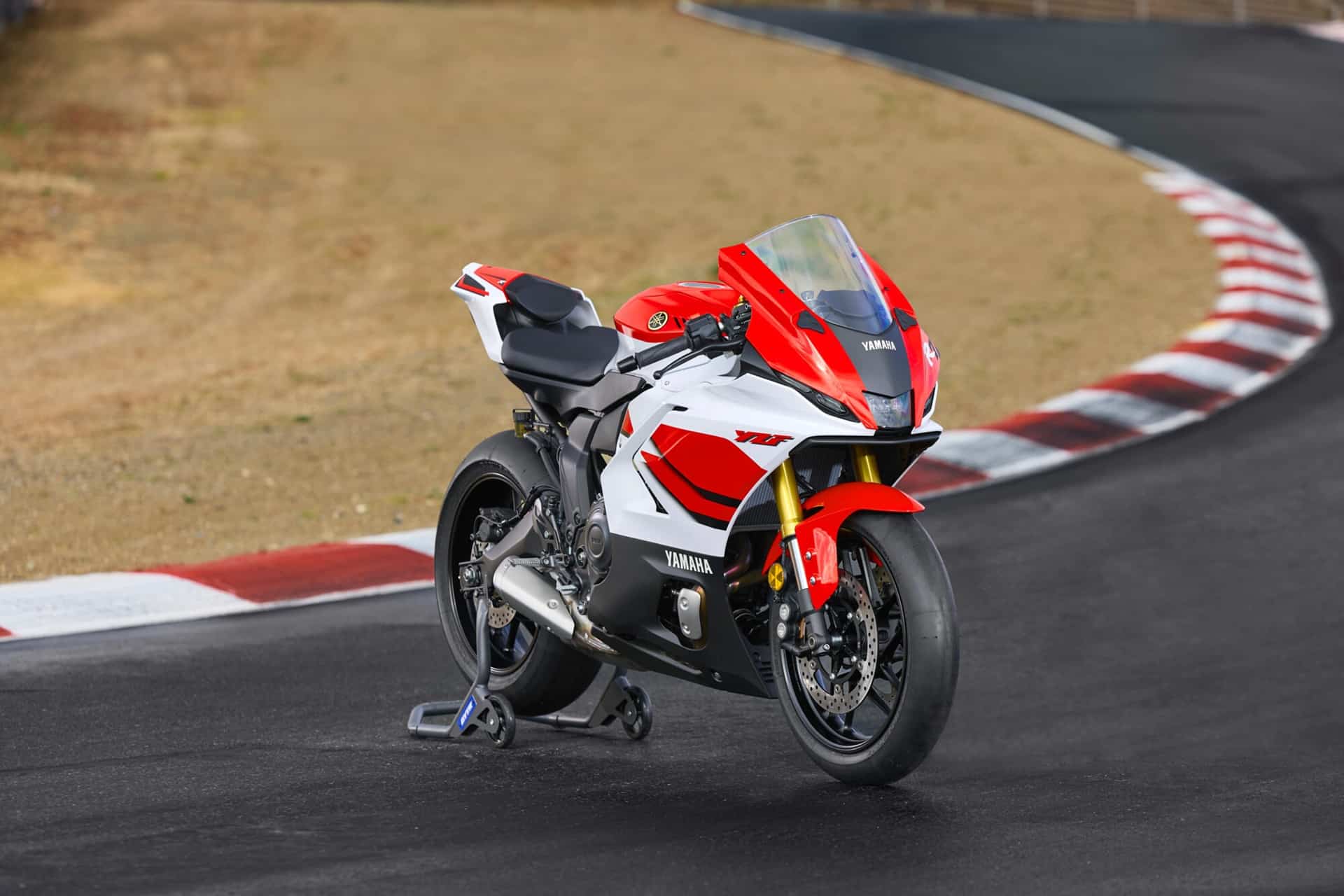 Yamaha R7 2026