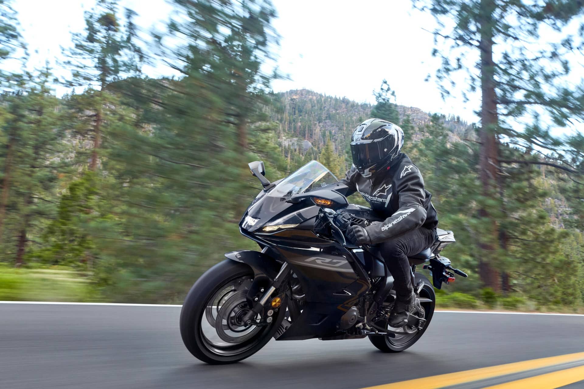 Yamaha R7 2026