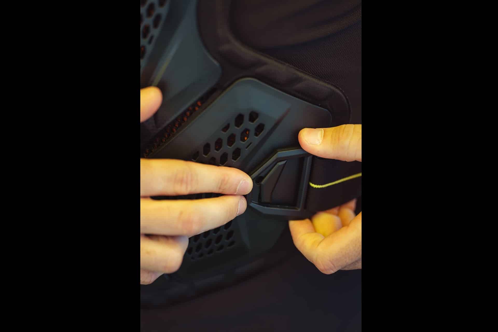 Acerbis amplía su gama P035 con los nuevos petos P035 Race y P035