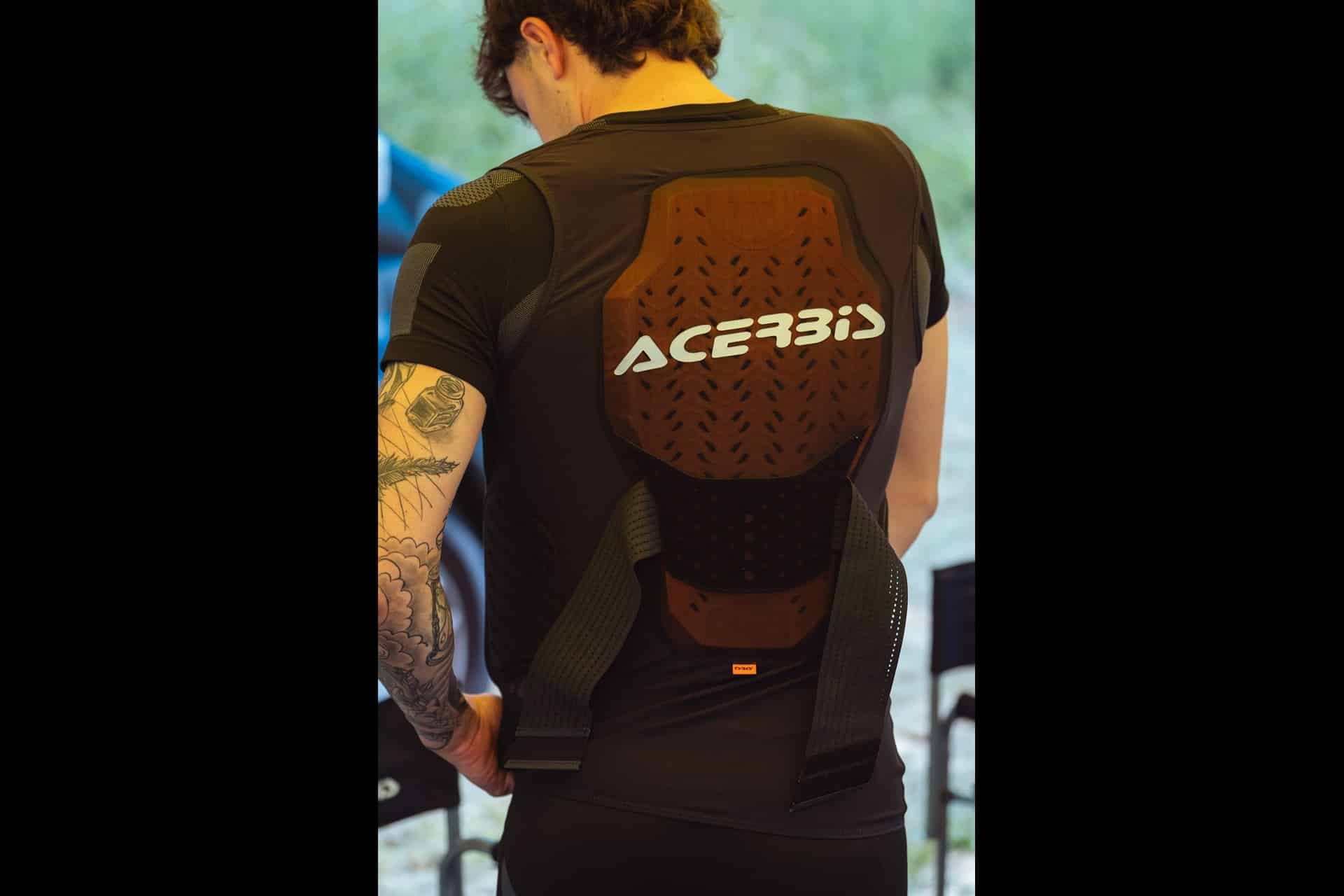 Acerbis amplía su gama P035 con los nuevos petos P035 Race y P035