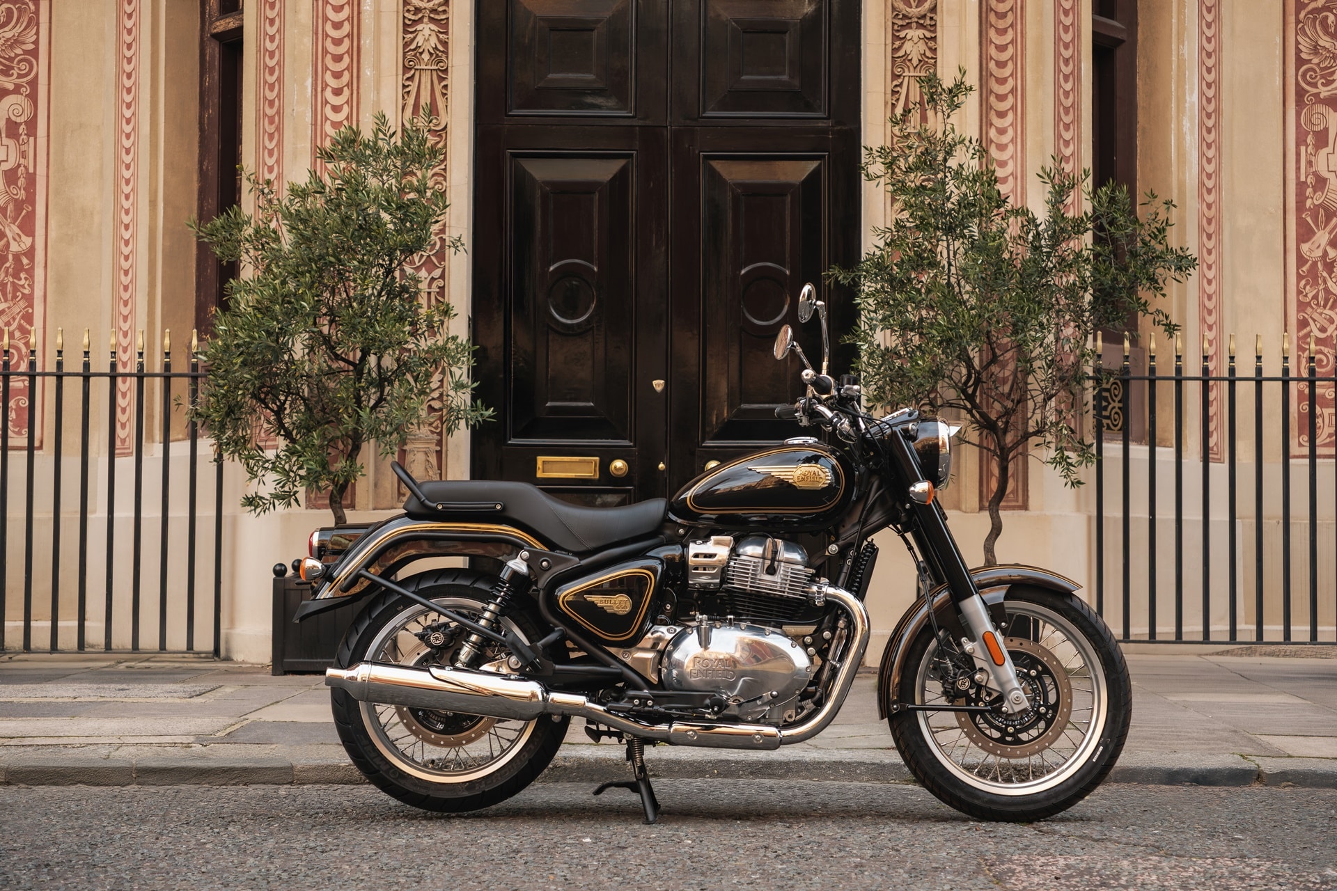 Royal Enfield y el Royal Albert Hall colaboran en la campaña de lanzamiento de la nueva Bullet 650