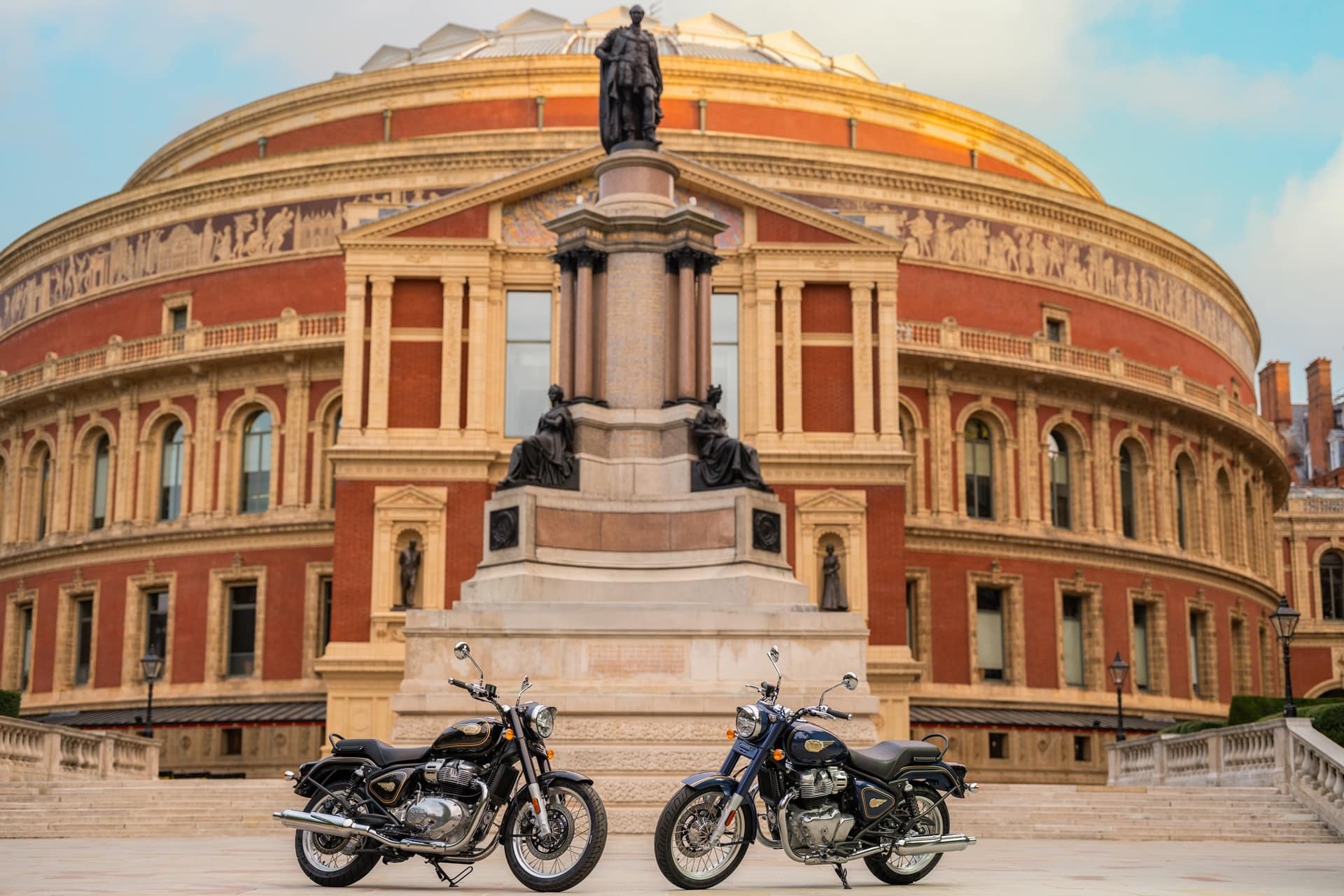 Royal Enfield y el Royal Albert Hall colaboran en la campaña de lanzamiento de la nueva Bullet 650