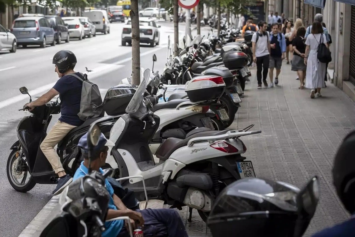 #MaquinaEscondida: Una moto busca nuevo dueño en Barcelona
