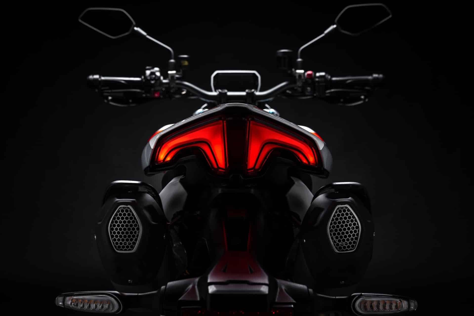 Ducati Hypermotard V2 2026