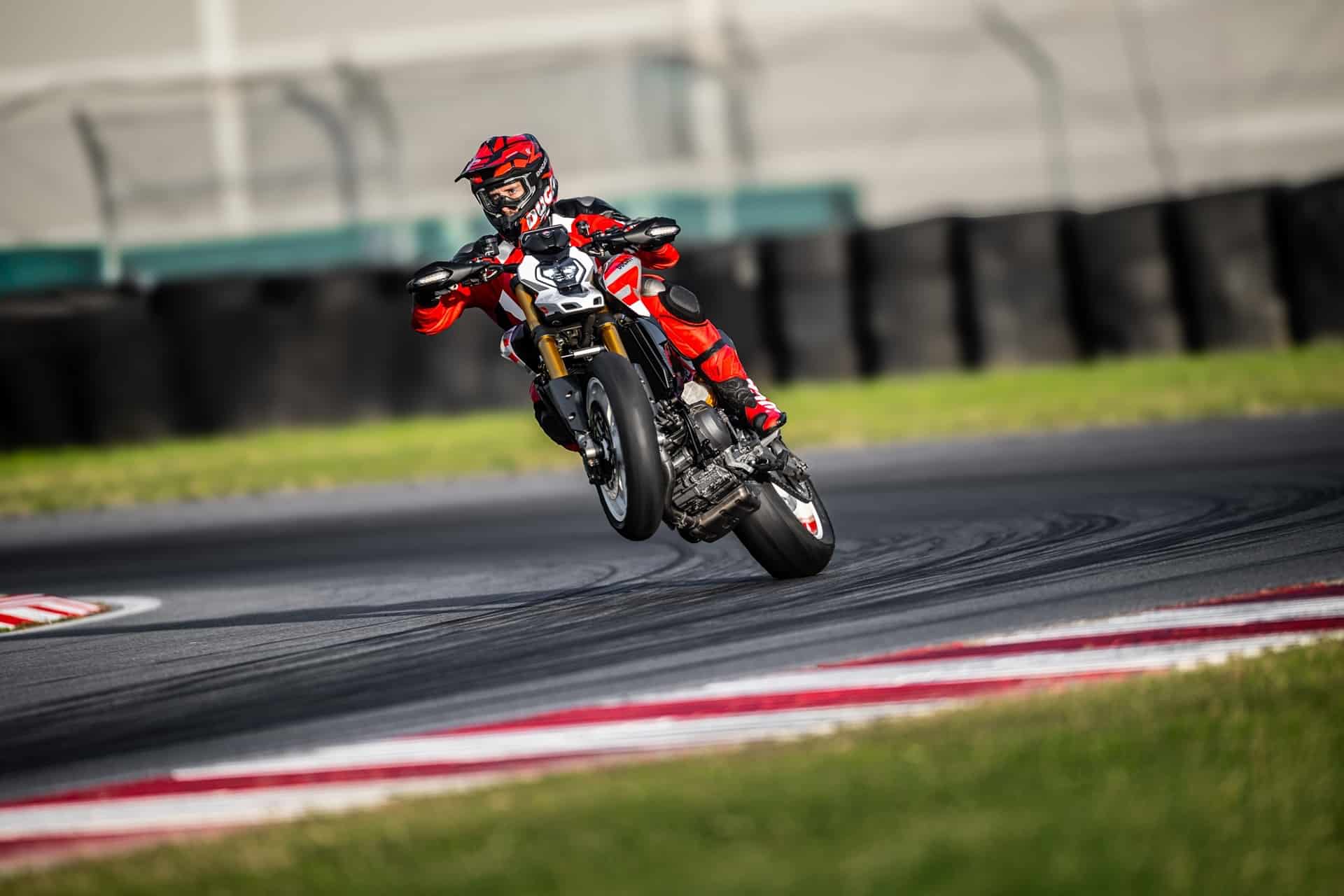 Ducati Hypermotard V2 2026