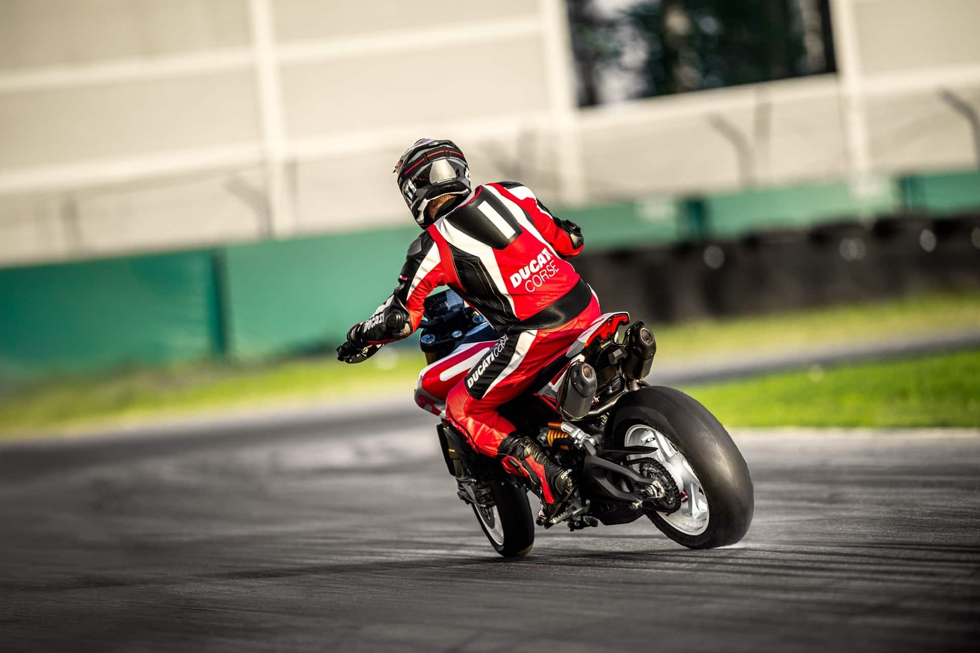 Ducati Hypermotard V2 2026