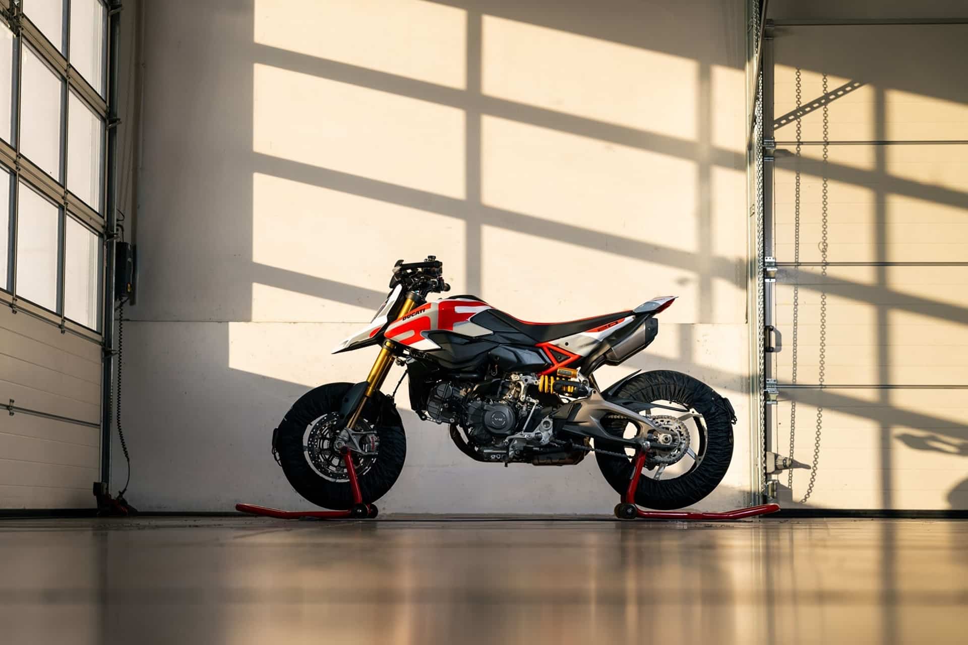 Ducati Hypermotard V2 2026