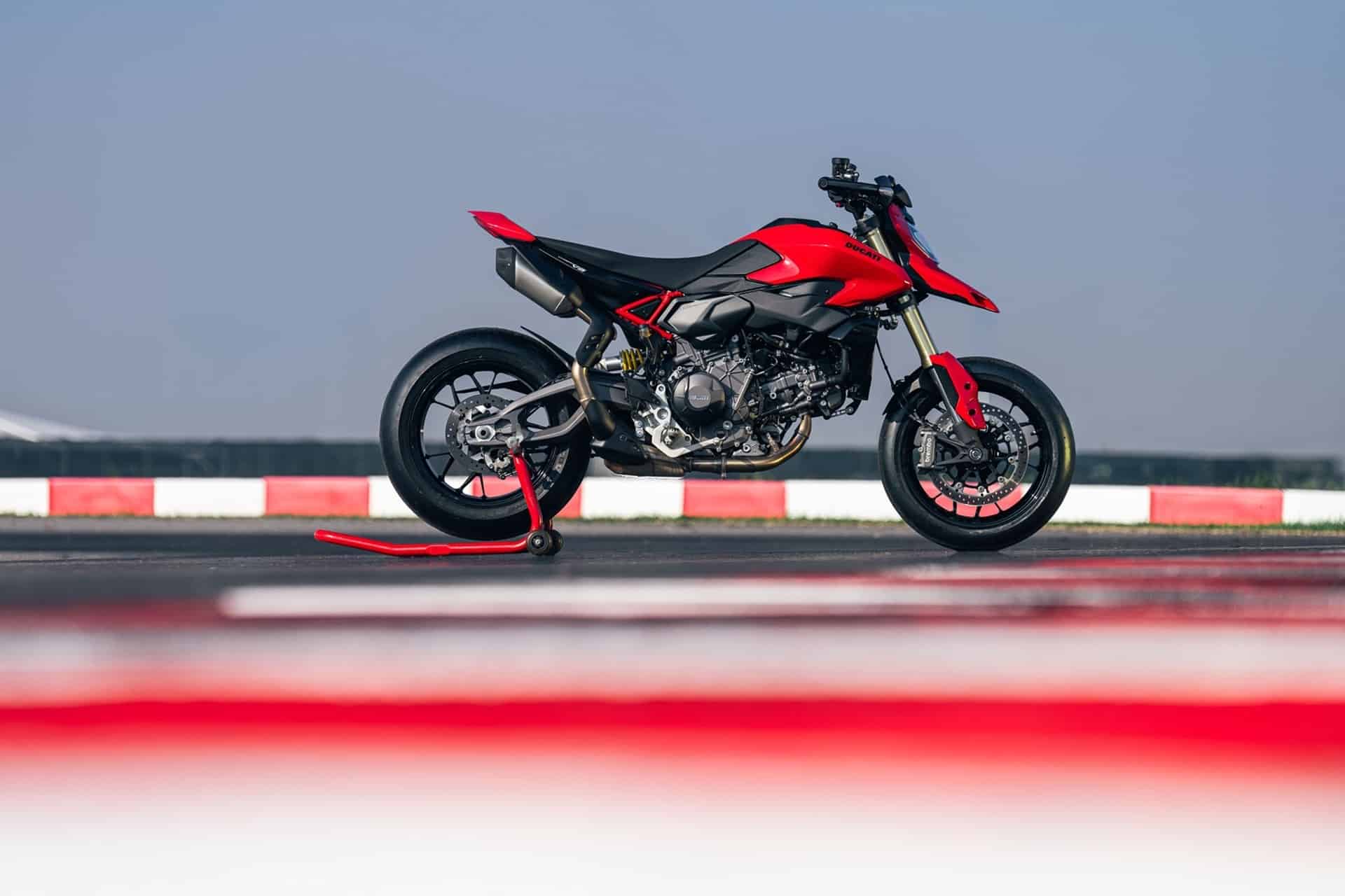 Ducati Hypermotard V2 2026