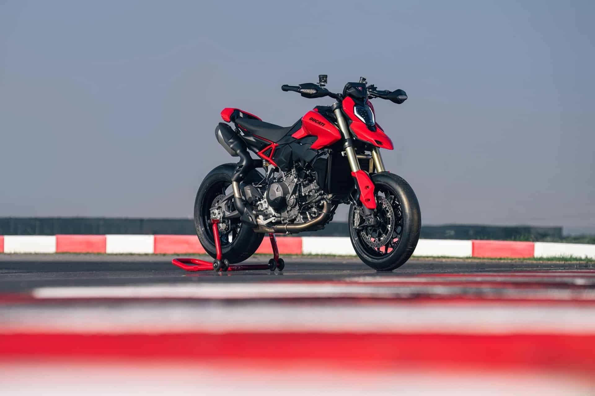 Ducati Hypermotard V2 2026