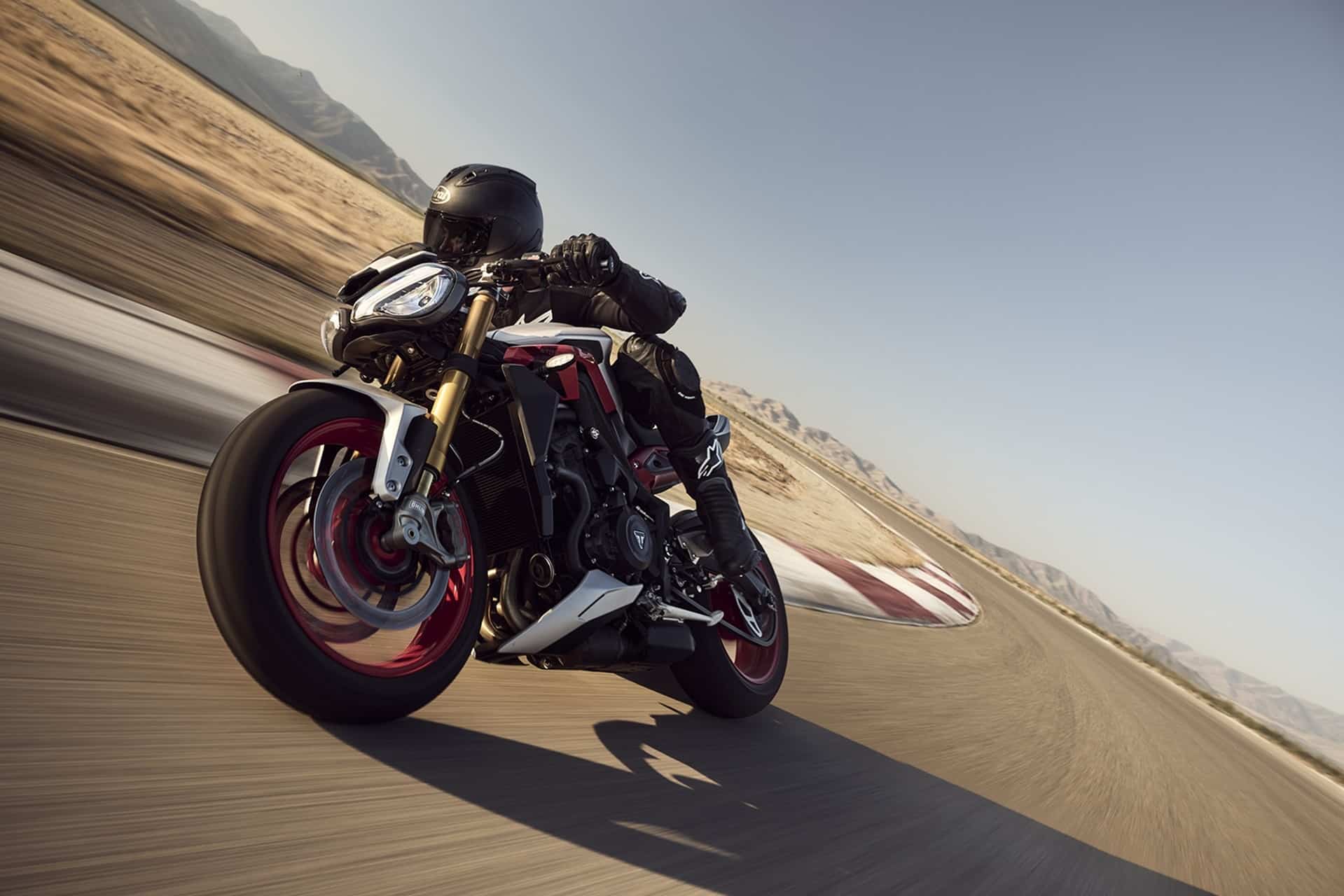 Triumph presenta las nuevas ediciones limitadas Street Triple 765 RX y Street Triple Moto2 2026