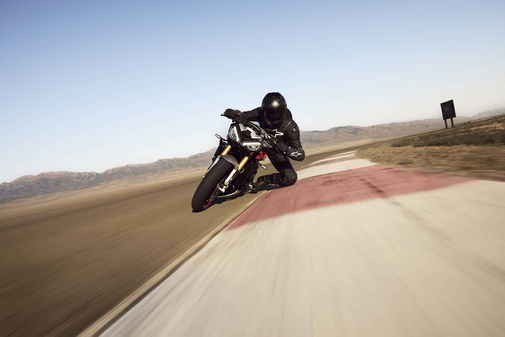 Triumph presenta las nuevas ediciones limitadas Street Triple 765 RX y Street Triple Moto2 2026