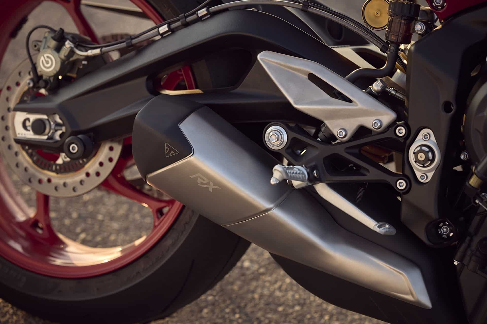 Triumph presenta las nuevas ediciones limitadas Street Triple 765 RX y Street Triple Moto2 2026